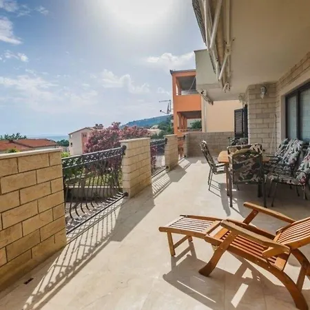Schoene Mit Meerblick Duce