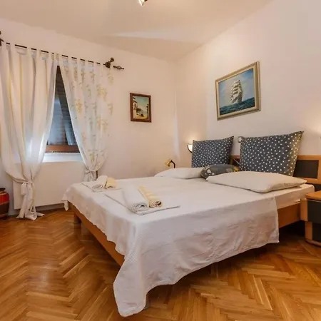 Lazeta * Duće