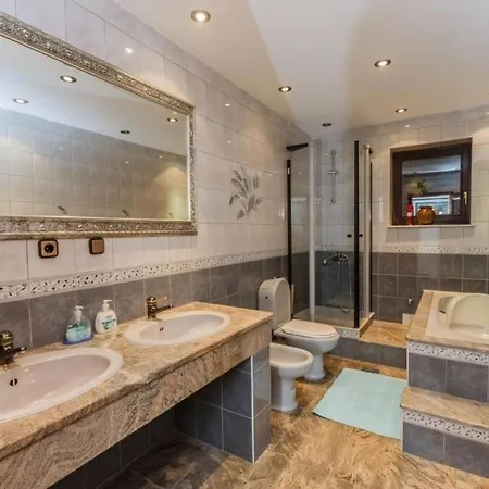 Apartment Schoene Mit Meerblick Duce